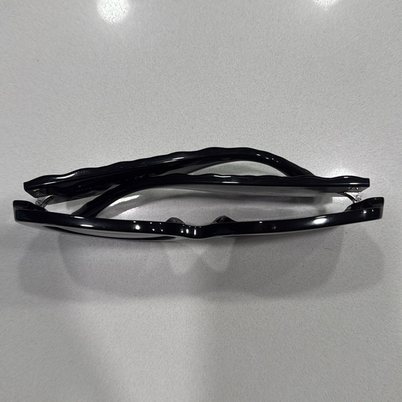 CHANEL SUNGLASSESES - Picture 9 of 14